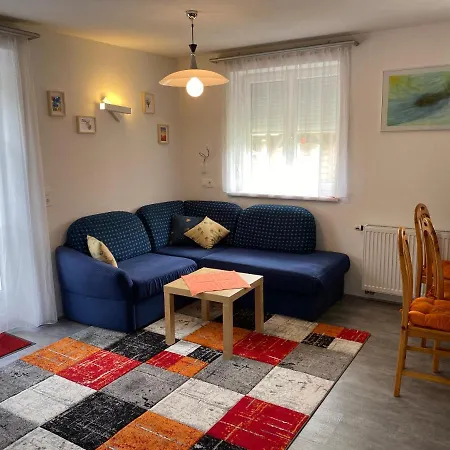 Ferienwohnung Holiday アパート