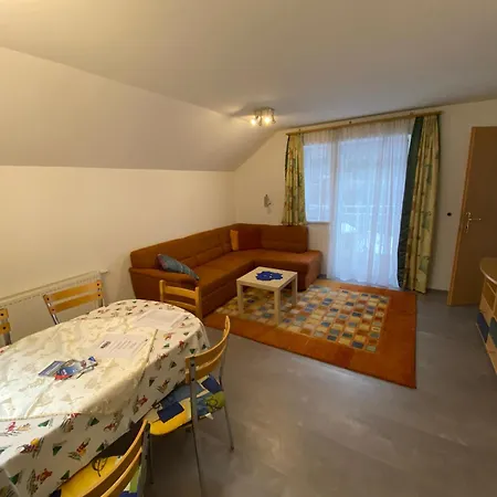 Апартаменты Ferienwohnung Holiday Радштадт